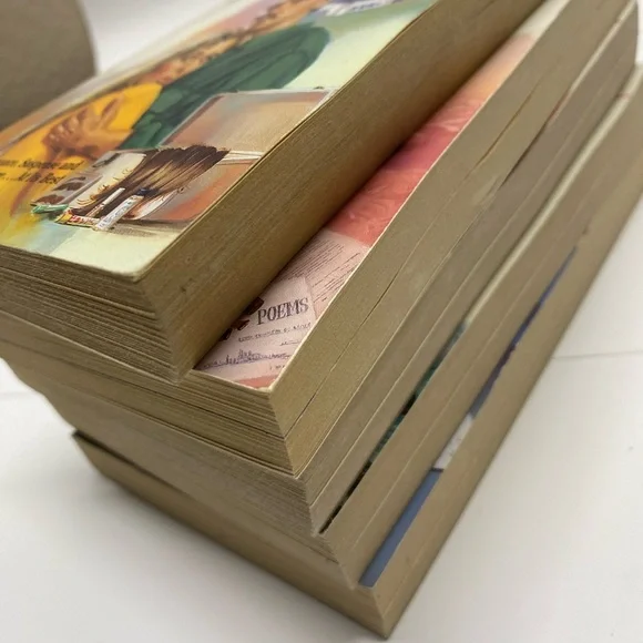 * Harlequin Romance Book Bundle Large Print - Picture 3 of 9